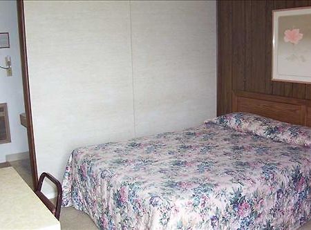 Redwood Motel Wasta الغرفة الصورة